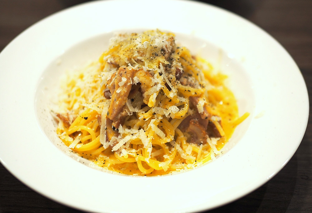 Move over cream based Carbonara pasta lovers, as this Roman style version with Kenkori egg yolk, black pepper and smoked duck is packed with flavour.