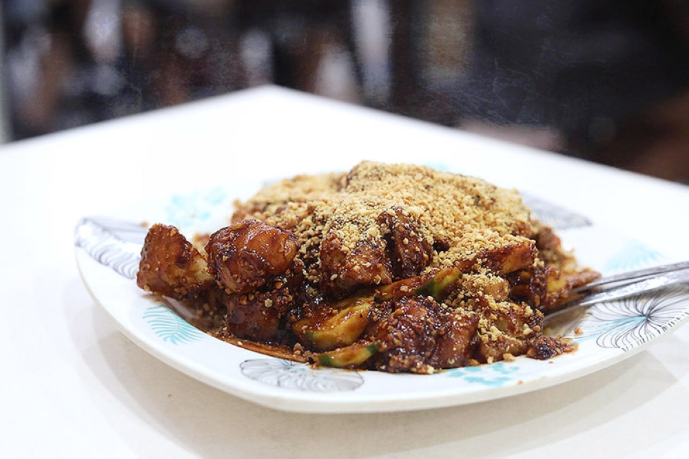 The surprising highlight is the 'rojak', with a nutty, thick and rich sauce.