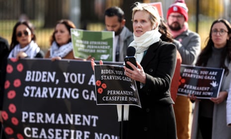 Actress Cynthia Nixon announces a hunger strike calling for a ceasefire in Gaza outside the White House on Monday.