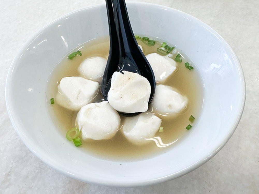 Q Bomb Handmade Fish Balls live up to its name with that springy texture; it's handmade as you can tell from the finger indentations