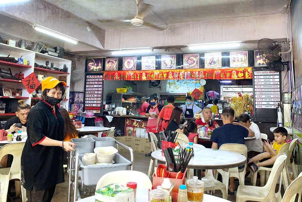The old school interior of Shiang Kang Noodles.