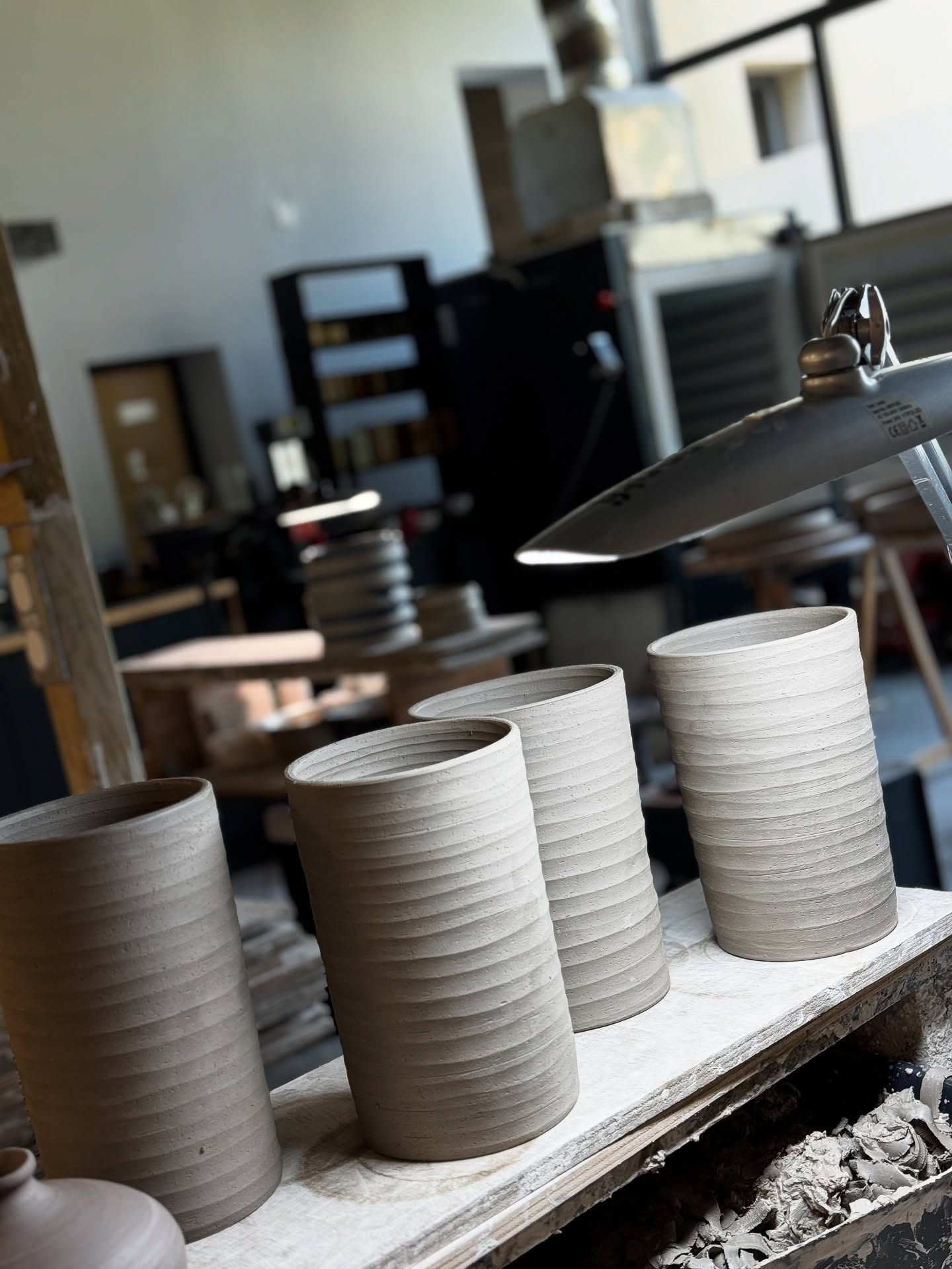 Tournassage de sceau à vin 🙌🏼
pour @jardin_d_emilie
-
#corsica #corse #artisancorse #artdelatable #poterie #ceramique #tournagepoterie