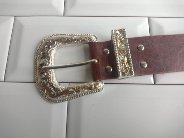 lederen riem in cowboystijl