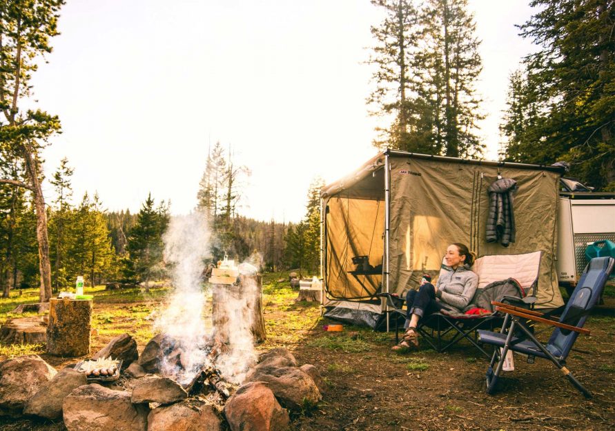 Ceci doit être inclus dans le sac lors d’une excursion d’une journée dans la forêt: