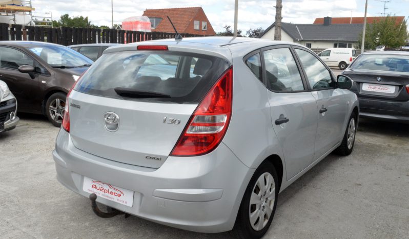 Hyundai i30 1,6 CRDi 90 Classic 5d full