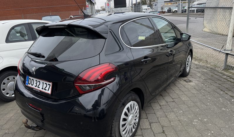 Peugeot 208 1,2 PureTech 82 Allure Sky 5d full
