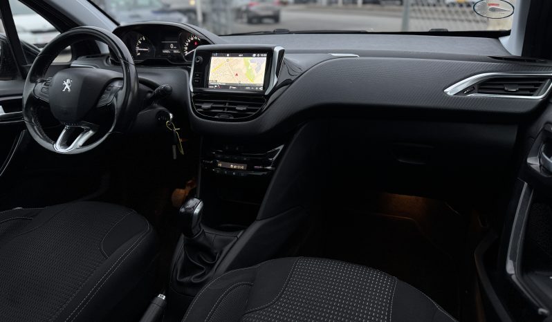 Peugeot 208 1,2 PureTech 82 Allure Sky 5d full