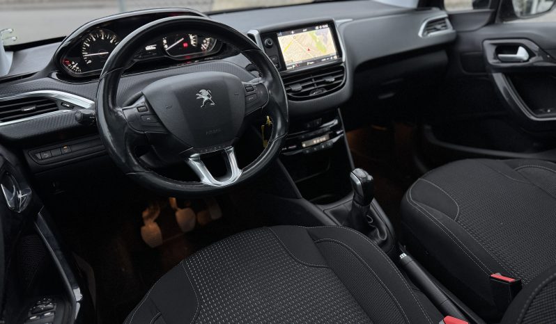 Peugeot 208 1,2 PureTech 82 Allure Sky 5d full