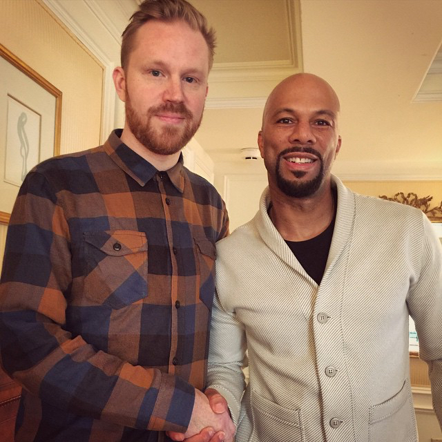 photo chilling with Common