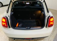 MINI COOPER 5-Türig AUTOMATIK NAVI PLU LED PDC 1.HAND