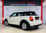 MINI COOPER 5-Türig AUTOMATIK NAVI PLU LED PDC 1.HAND