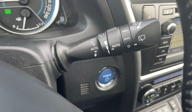 
								Toyota Auris  1.8i Hybrid Automatik Panorama Gps full									
