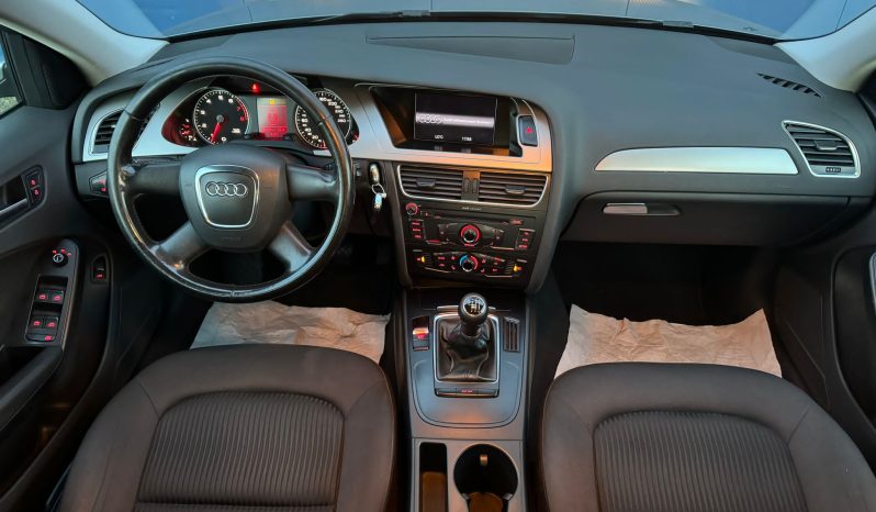
								Audi A4 1.8 TFSi Benzine full									