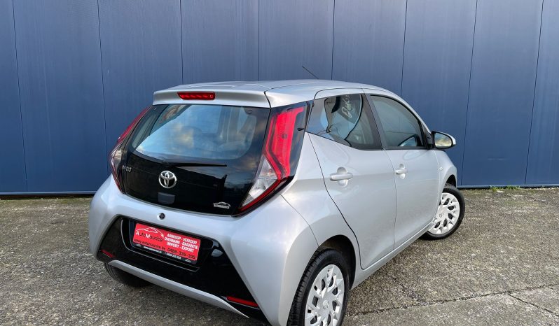 
								Toyota Aygo  1.0i Euro6c Benzine 14.000km 1eig + Garantie 2019 full									