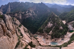 Sju små vattendrag bland Nordkoreas berg