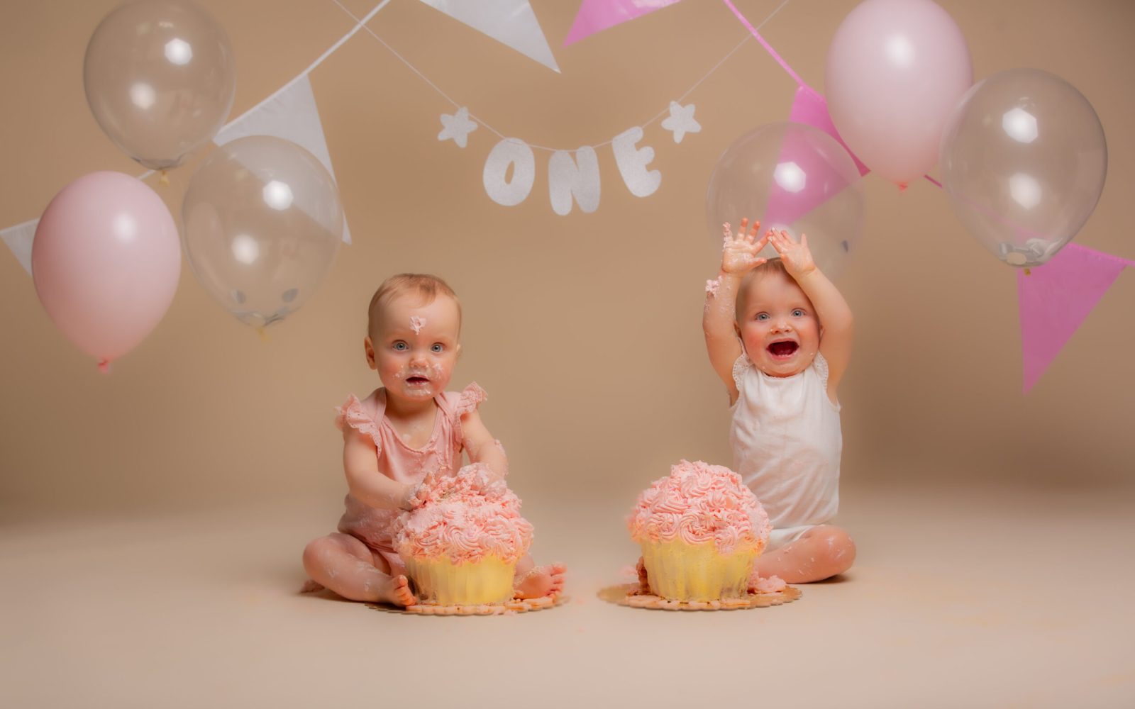 Emily&Julia_Cakesmash_1jaar-14 (1)