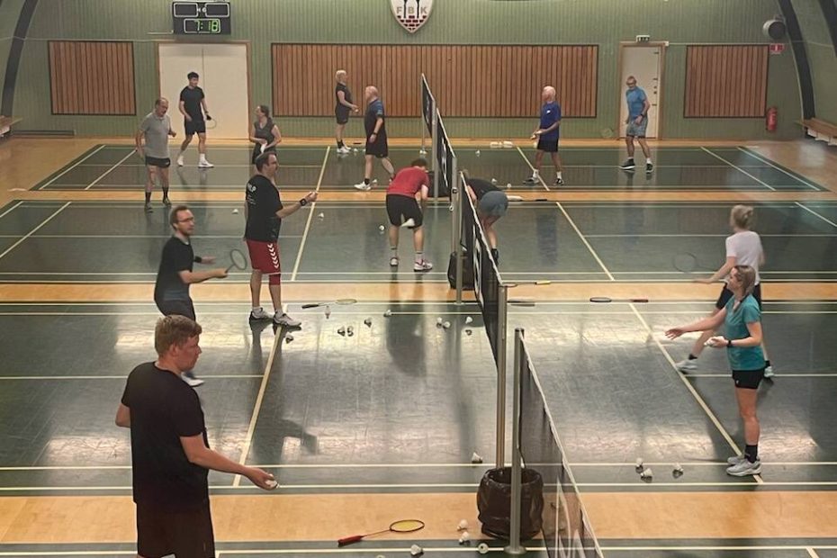 Badmintontræning med Basic Feather i Frederiksberg