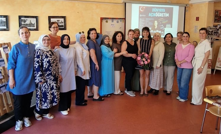 Ana-Tolia Kadınlar Derneği’nde Eğitim Rüzgarı: Anadolu Üniversitesi’nin Yurt Dışı Programları Tanıtıldı