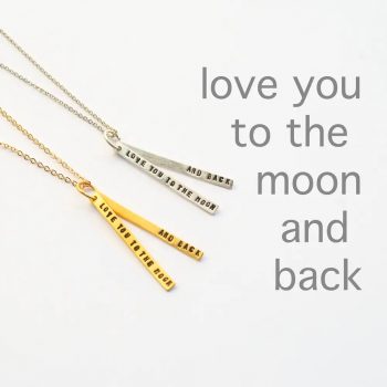 SMYCKE MED BUDSKAP BUDSKAPSHÄNGE BUDSKAPSSMYCKE HALSBAND MED INSPIRERANDE TEXT LOVE YOU TO THE MOON AND BACK