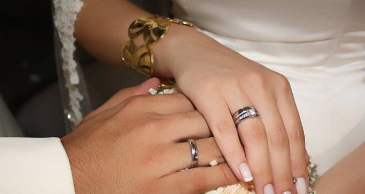 لماذا نضع خاتم الزواج في رابع إصبع باليد اليسرى؟ | موقع بحزاني نت