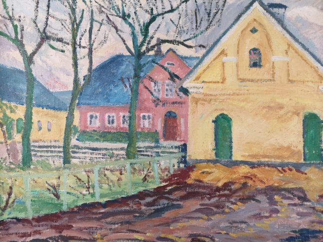 Maleri af gård med gul gavl og rødt stuehus