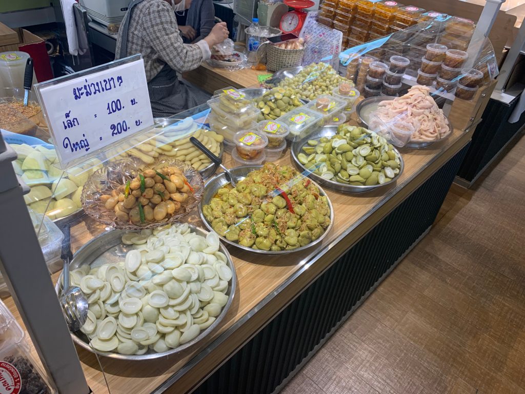 Bangkoks oversete seværdigheder - de lækre snacks i Old Siam