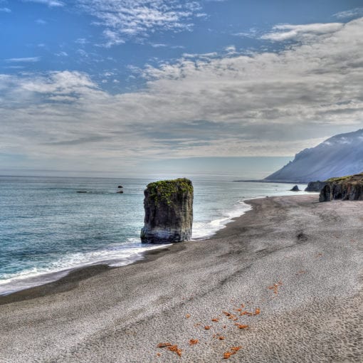 Iceland 2020 coastline monolith 2