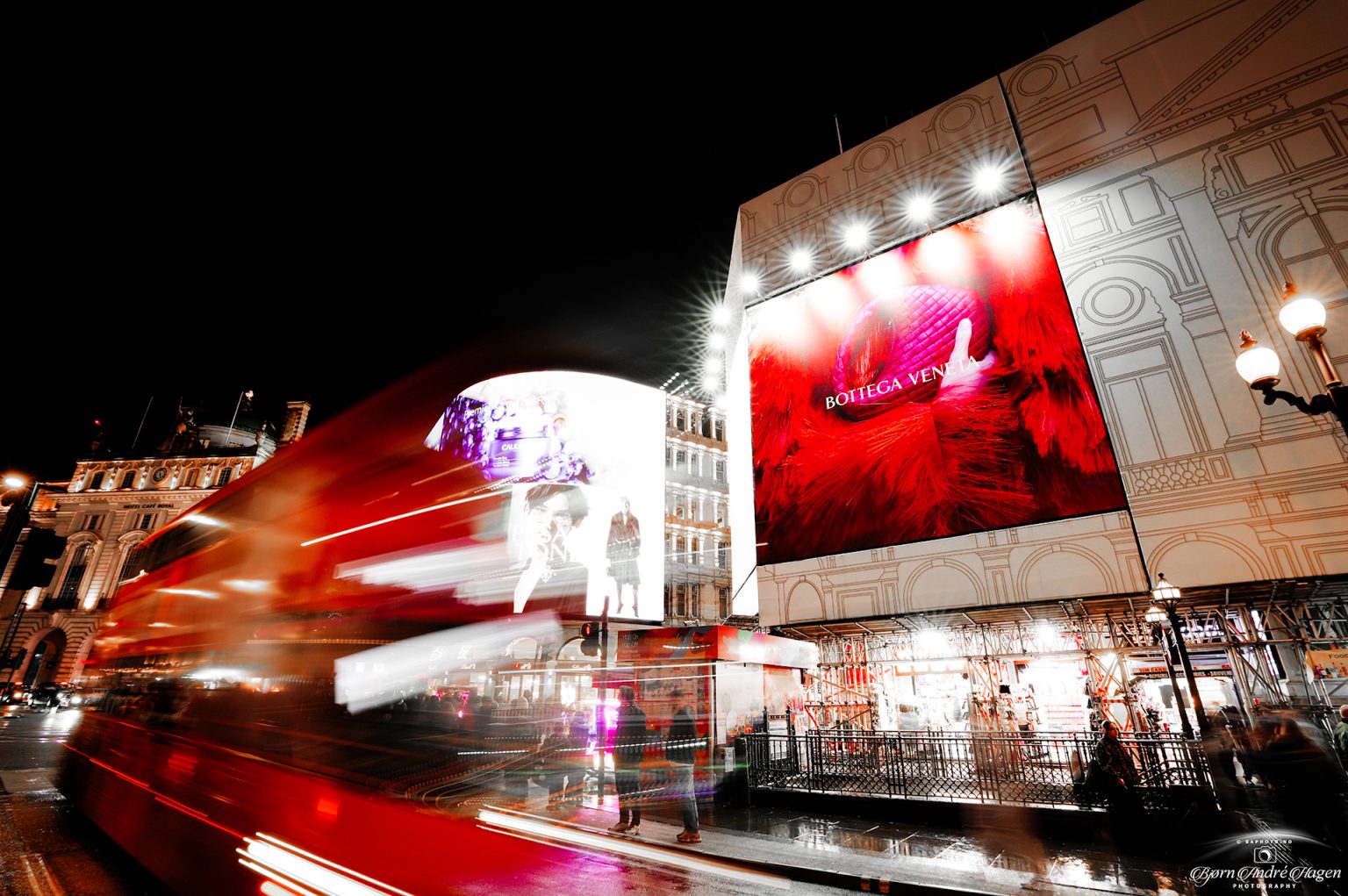 Bus on Piccadilly Circus