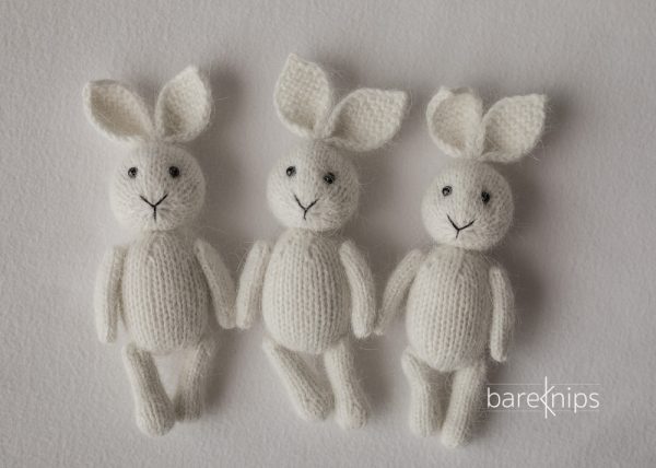 Lille Hopp og bamsene (strikkede småbamser)