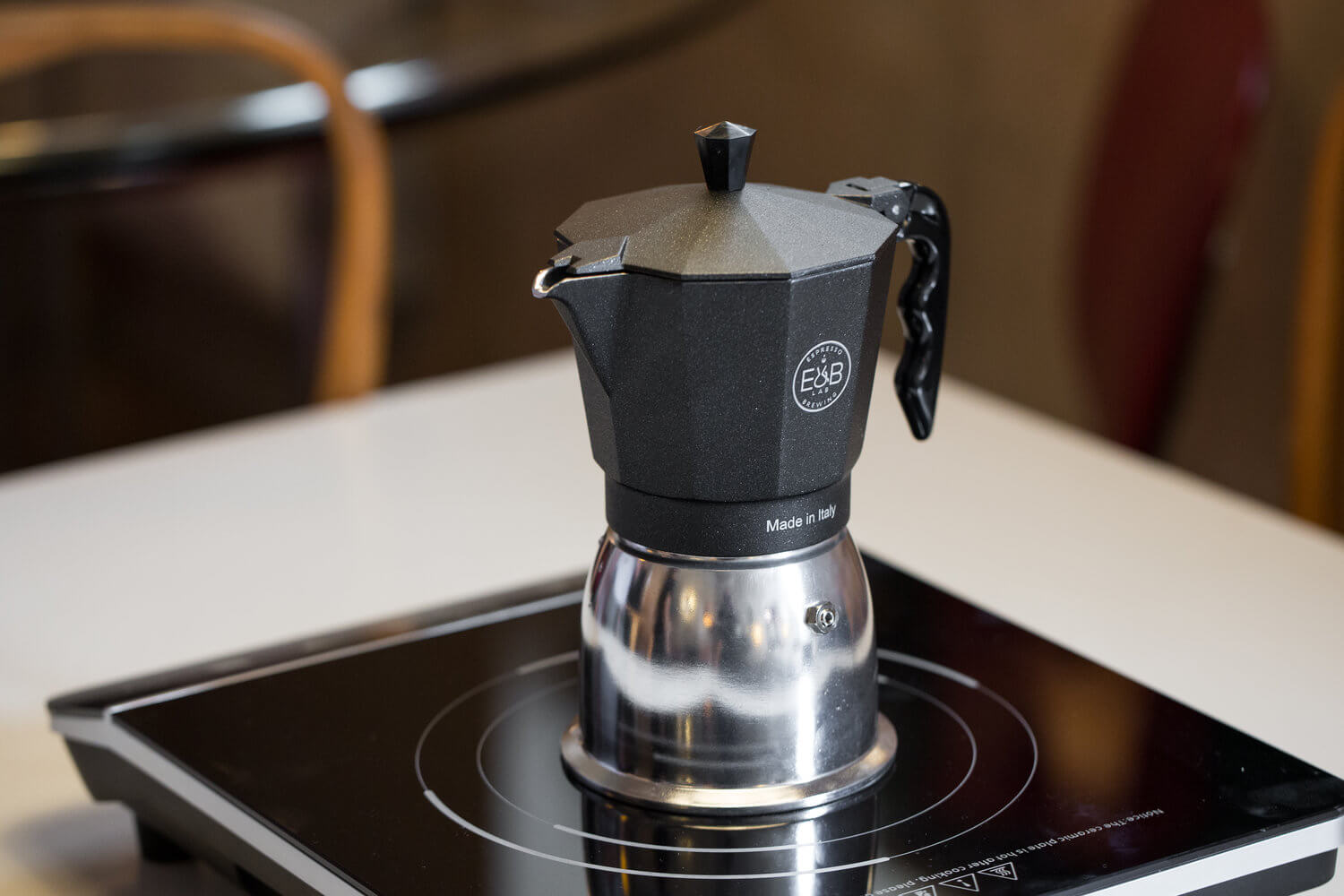 https://usercontent.one/wp/www.baristatools.be/wp-content/uploads/2021/04/INDUCTION-MOKA-POT.jpeg?media=1680010403