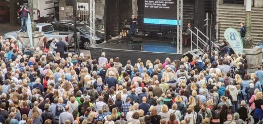 "Rudelsingen" am 23. 6. um 19 Uhr vor dem Rathaus