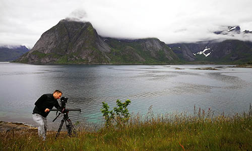 Morten Bastholm filming timelapse norway