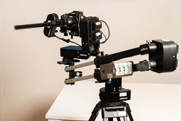 Motioncontrolled jib arm