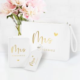 Reisepasshülle + Kofferanhänger + Clutch Set "Mrs & Mr", Geschenk zur Hochzeit, für Brautpaar, Hochzeitsreise, personalisiert, Kunstleder, Weiss