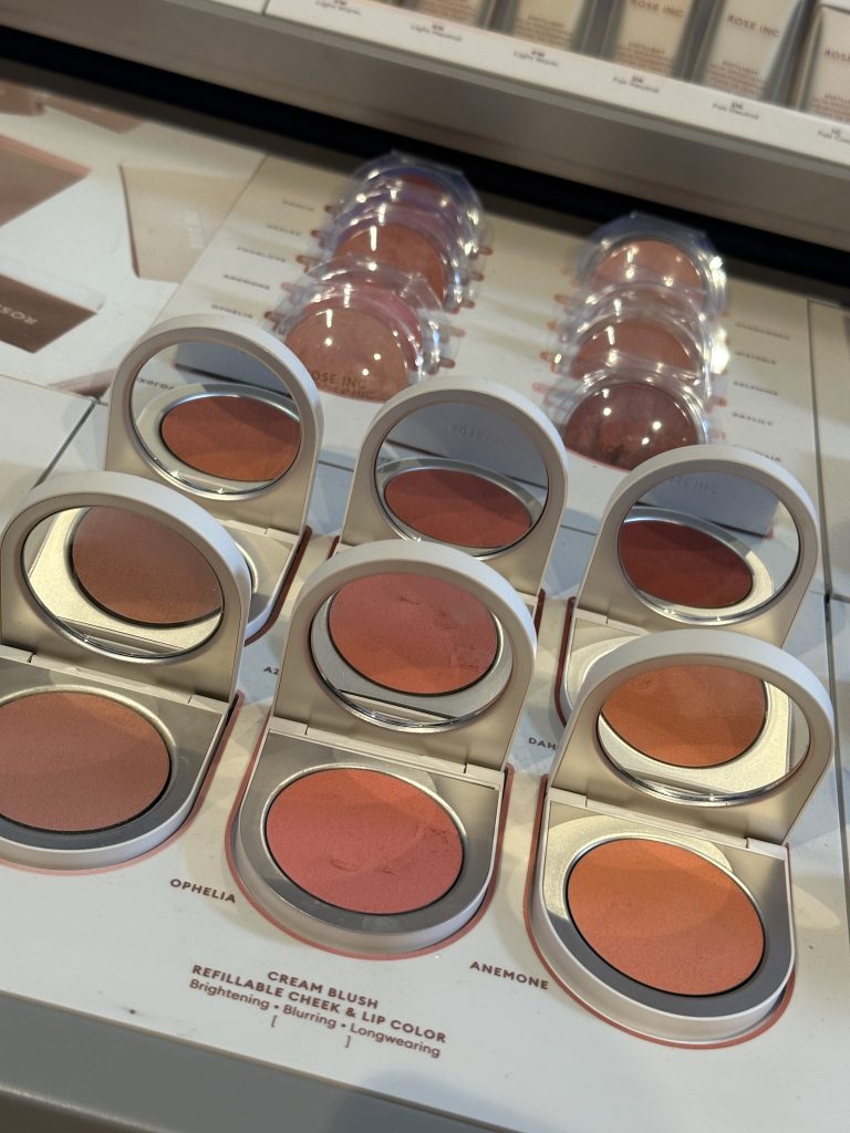 Rose Incs monter på Daisy Beauty Expo