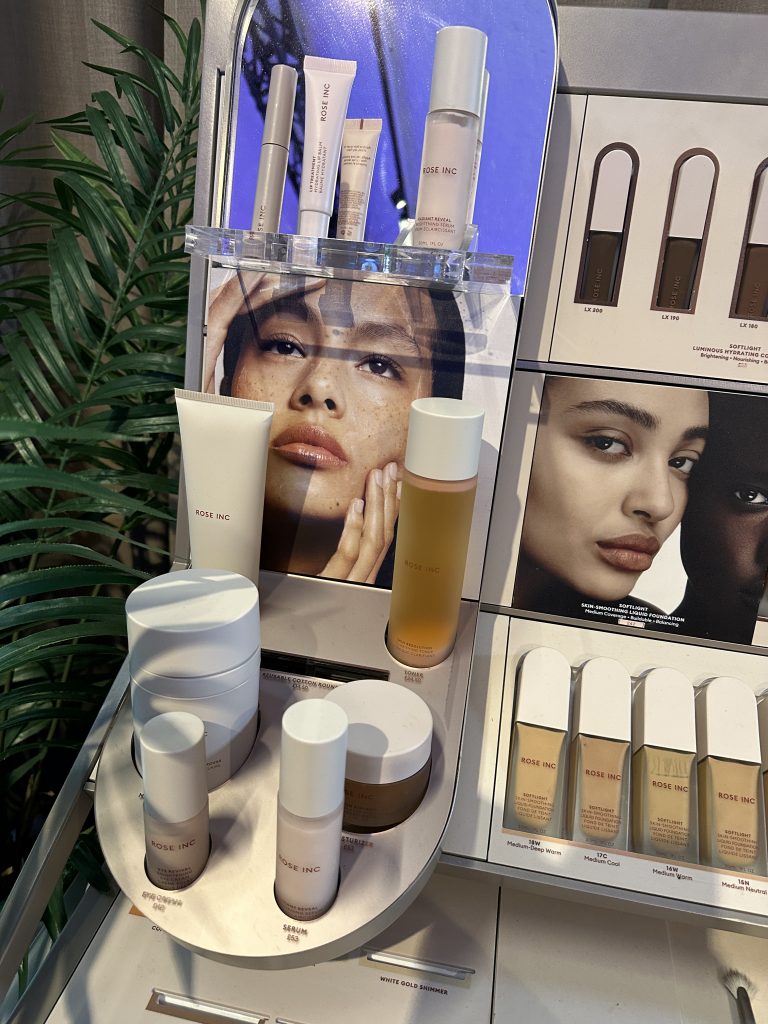 Rose Incs monter på Daisy Beauty Expo