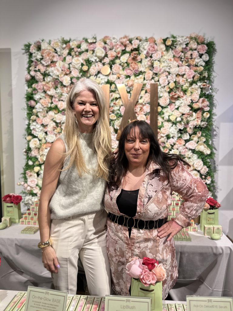 Pixis monter på Daisy Beauty Expo
