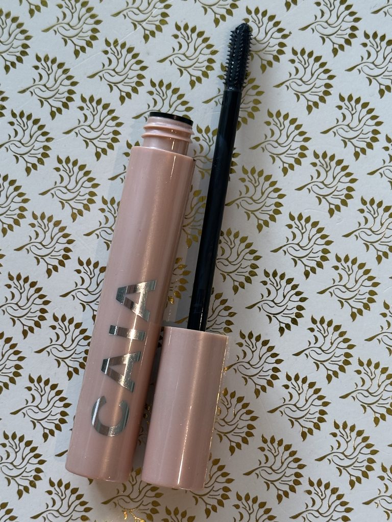 Caia Vanz va va volume mascara