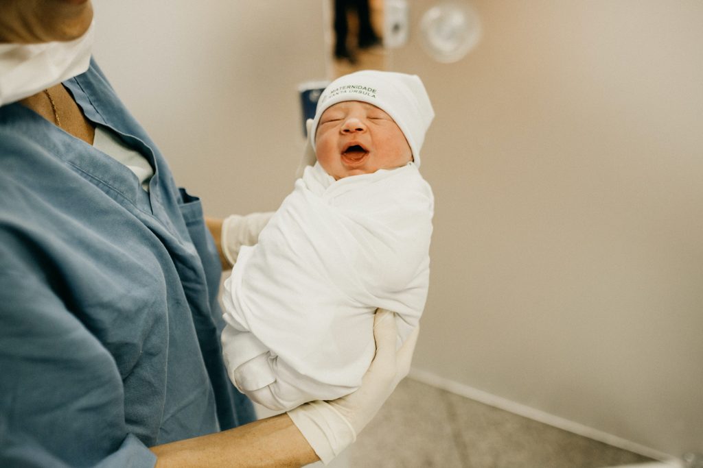 8 förvånande saker du inte visste om nyfödda bebisar - Bebistips