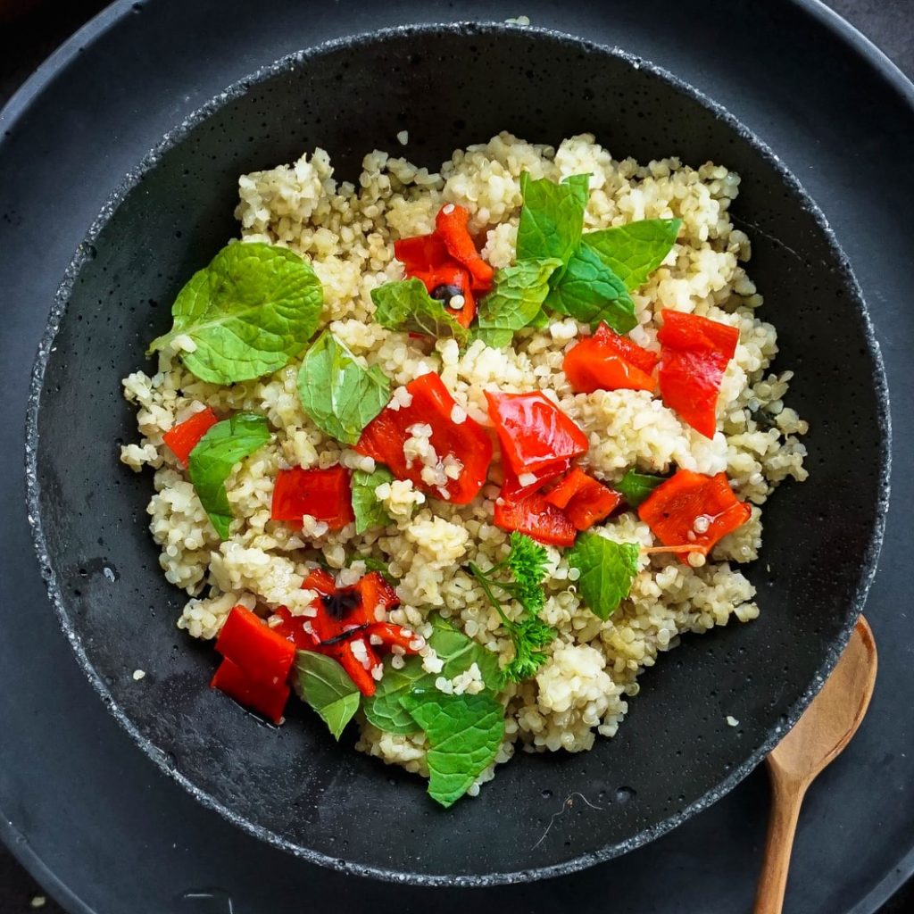 Sådan laver man nemme og billige plantebaserede retter med quinoa