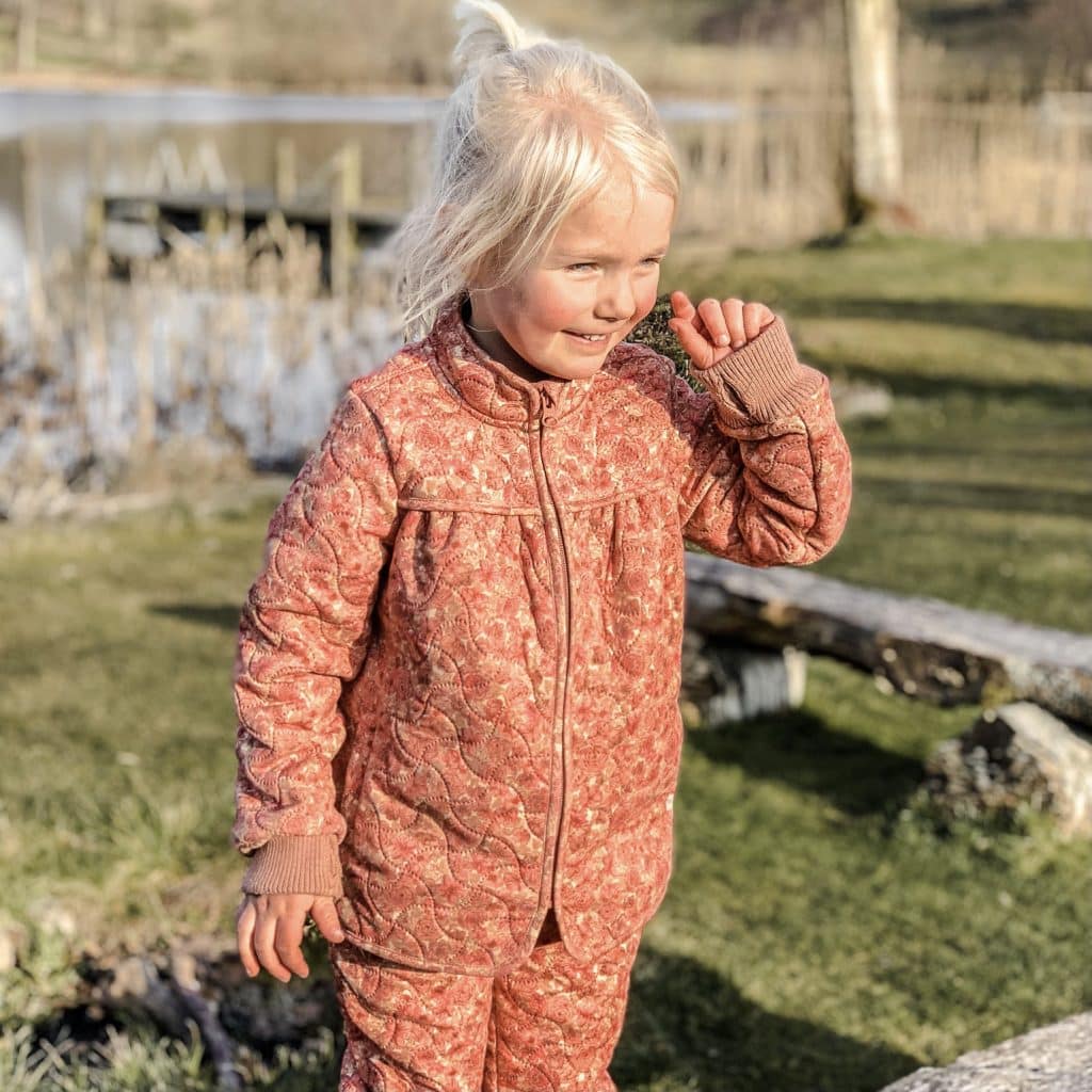 TERMOTØJ TIL BØRN - Test af det bedste termotøj til børn (2022)