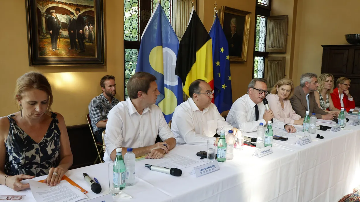 Bruxelles : cinq mois d’équilibre au sein d’un gouvernement à sept partis