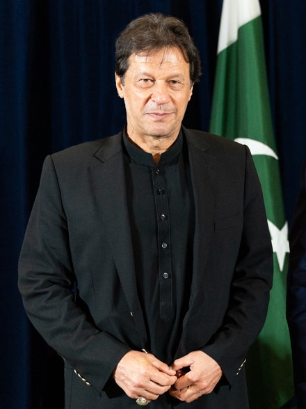 Kaptan Imran Khan retires back to the pavilion