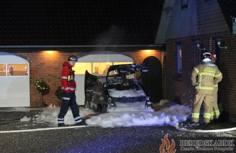 22/12-18 – Brand i bygning viste sig at være ild i bil, Tyrstingvej Brædstrup