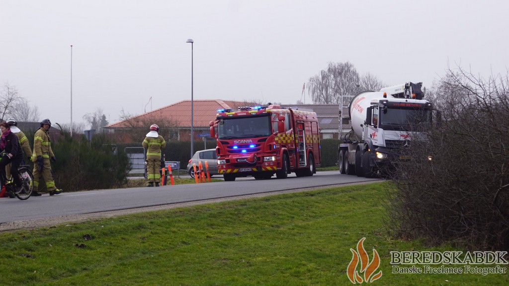 25/02-19 – Brædstrup – Væltet lastbil på Ny Tønningvej