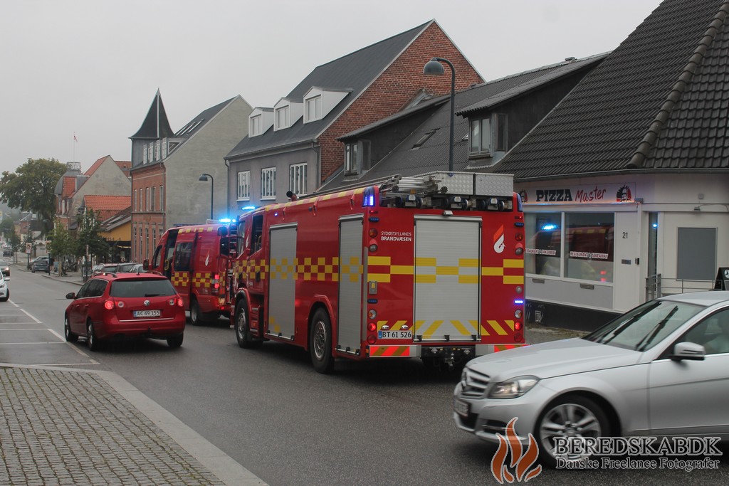 15/08-19 – BRÆDSTRUP – Brændte popcorn årsag til brandudrykning på Bredgade