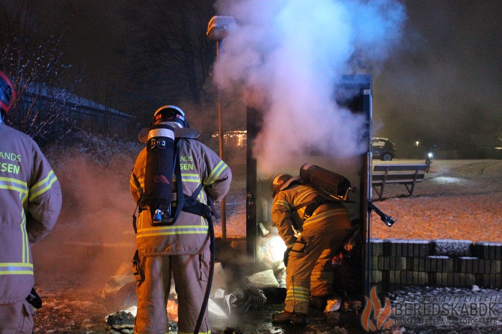 01/01-21 Brand i tøjcontainer på Søndergade i Brædstrup