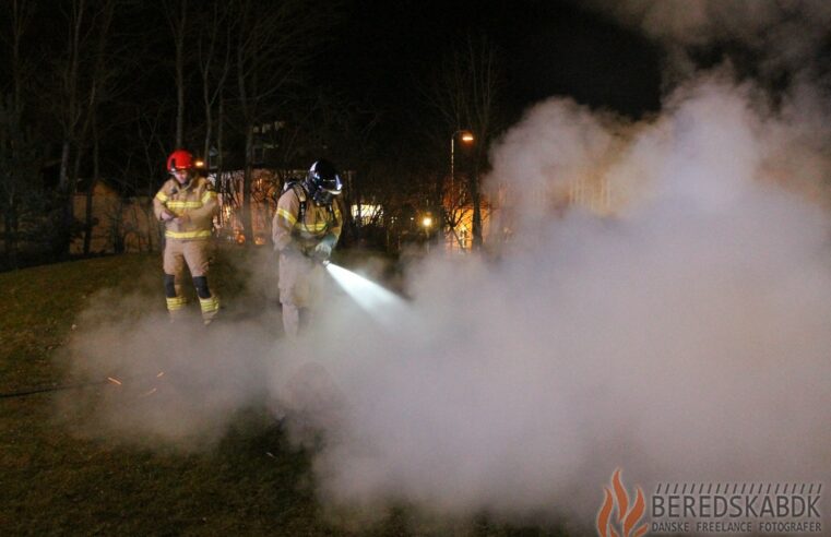 02/03-21 Brandvæsnet kaldt til et efterladt bål ved Brædstrup ungdomsplads
