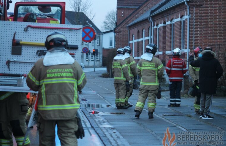 13/03-21 Brandvæsnet kaldt til brand i butik på Ryvej i Østbirk