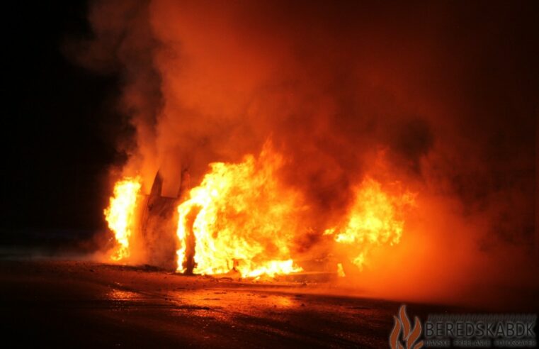 08/04-21 Bilbrand i det fri på Mølletoften i Brædstrup